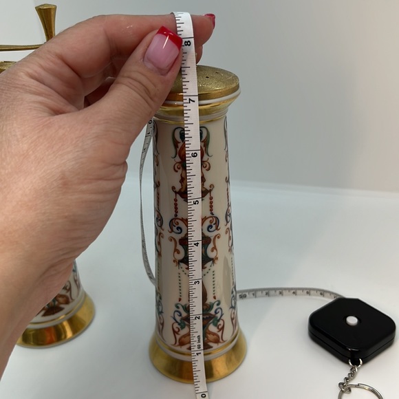 LENOX VINTAGE- Salt/Pepper 24ktGold - Picture 5 of 5